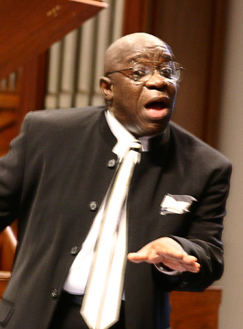 Oral Moses Performing